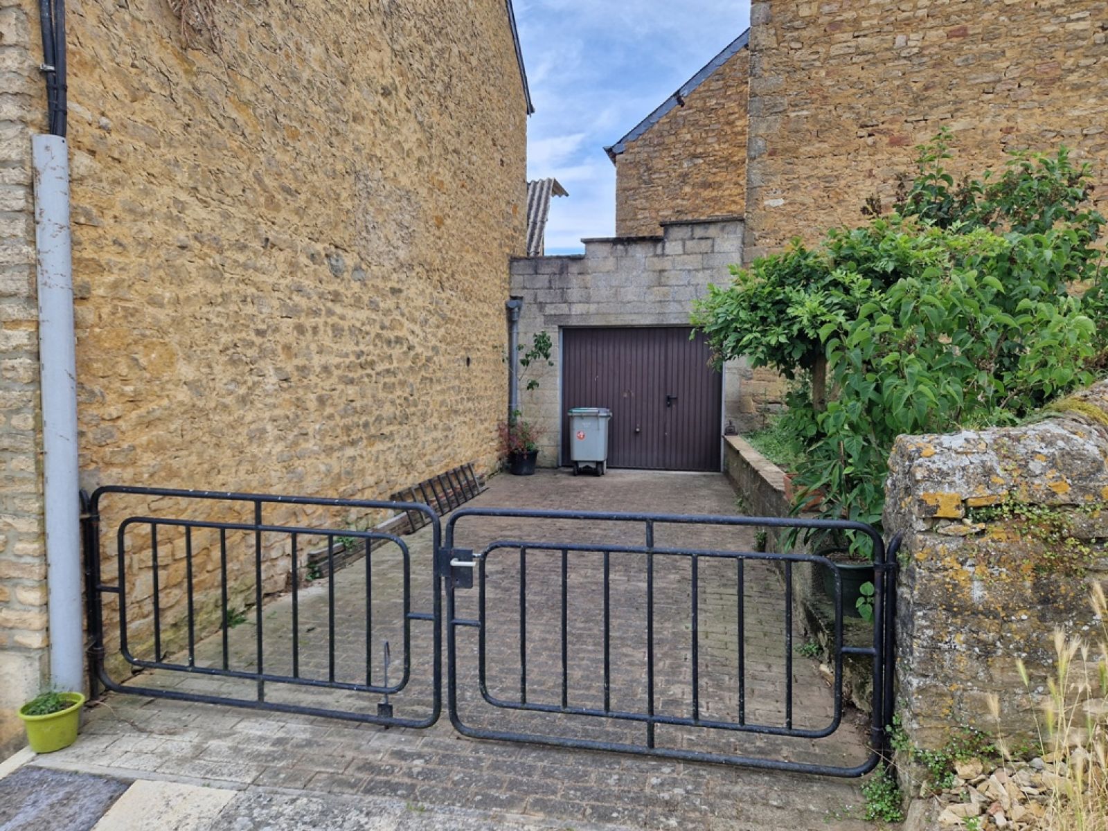 A VENDRE - Villers-devant-Orval - Maison villageoise avec jardin - Sudimmo